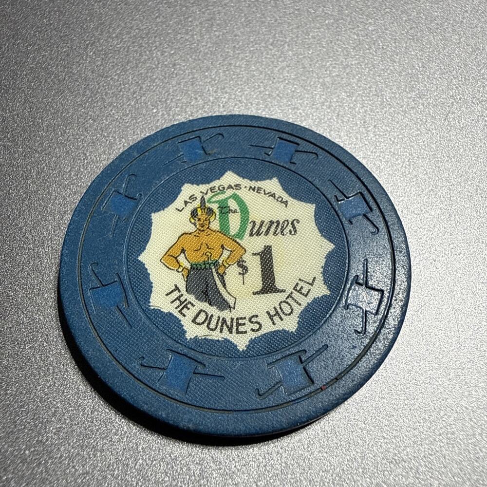 Vintage The Dunes Hotel, Las Vegas, Nevada $1 casino chip!